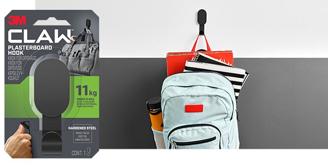 Sac à dos accroché au mur à l’aide d’un crochet pour plaque de plâtre 3M CLAW™ 11 kg
