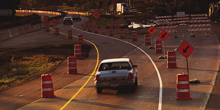 Marquage de chantier de travaux sur autoroute
