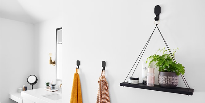 Crochets plaque de plâtre 3M CLAW™ de salle de bain avec des serviettes, une plante...
